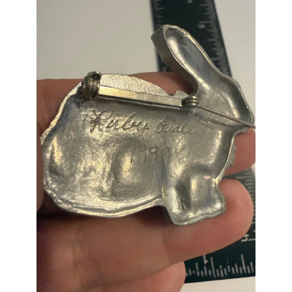 Ruby Dale 1999 Pewter Bunny Rabbit Brooch Pin Signed Vintage Silver Tone Bow
